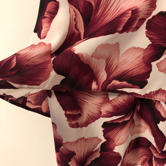 Dynamite Floral Tank - Picture 2 of 3